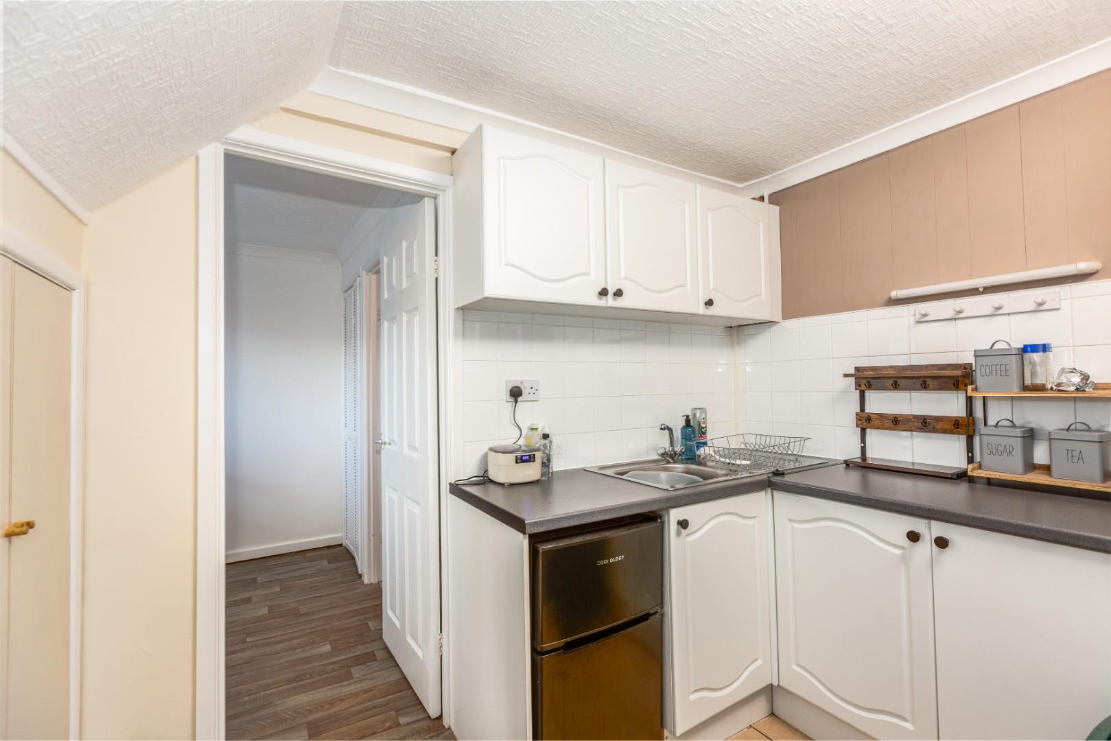 Lilliput Lane, West Cross, Swansea, SA3 5AQ